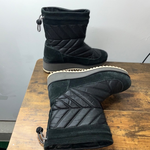UGG BECK BOOT BLACK - WOMEN'S - Picture 13 of 17